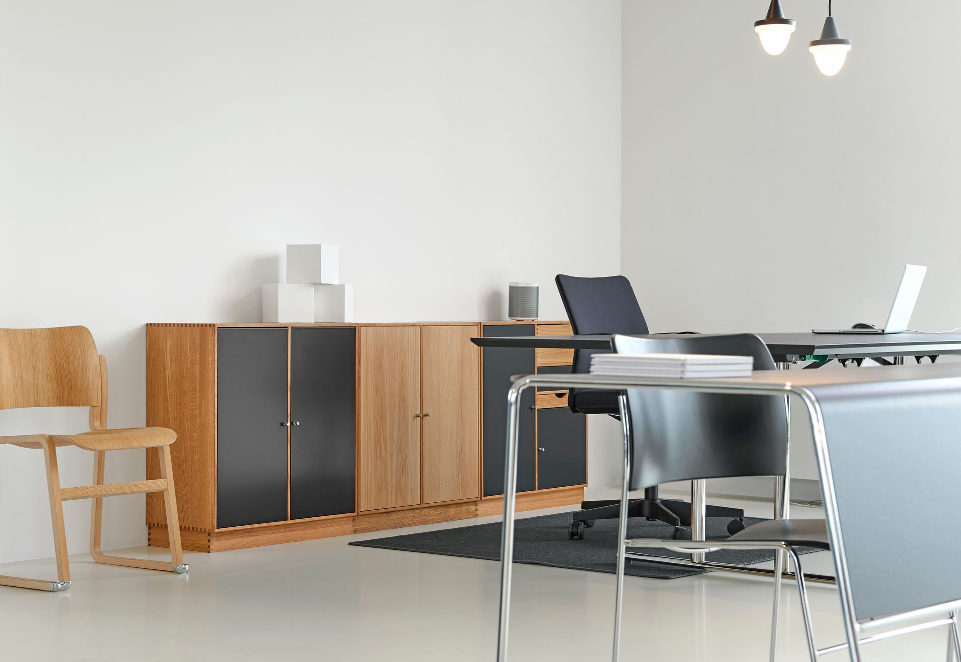 Le site à connaître dans l'univers des meubles de bureau, c'est évidemment usinebureau.com !