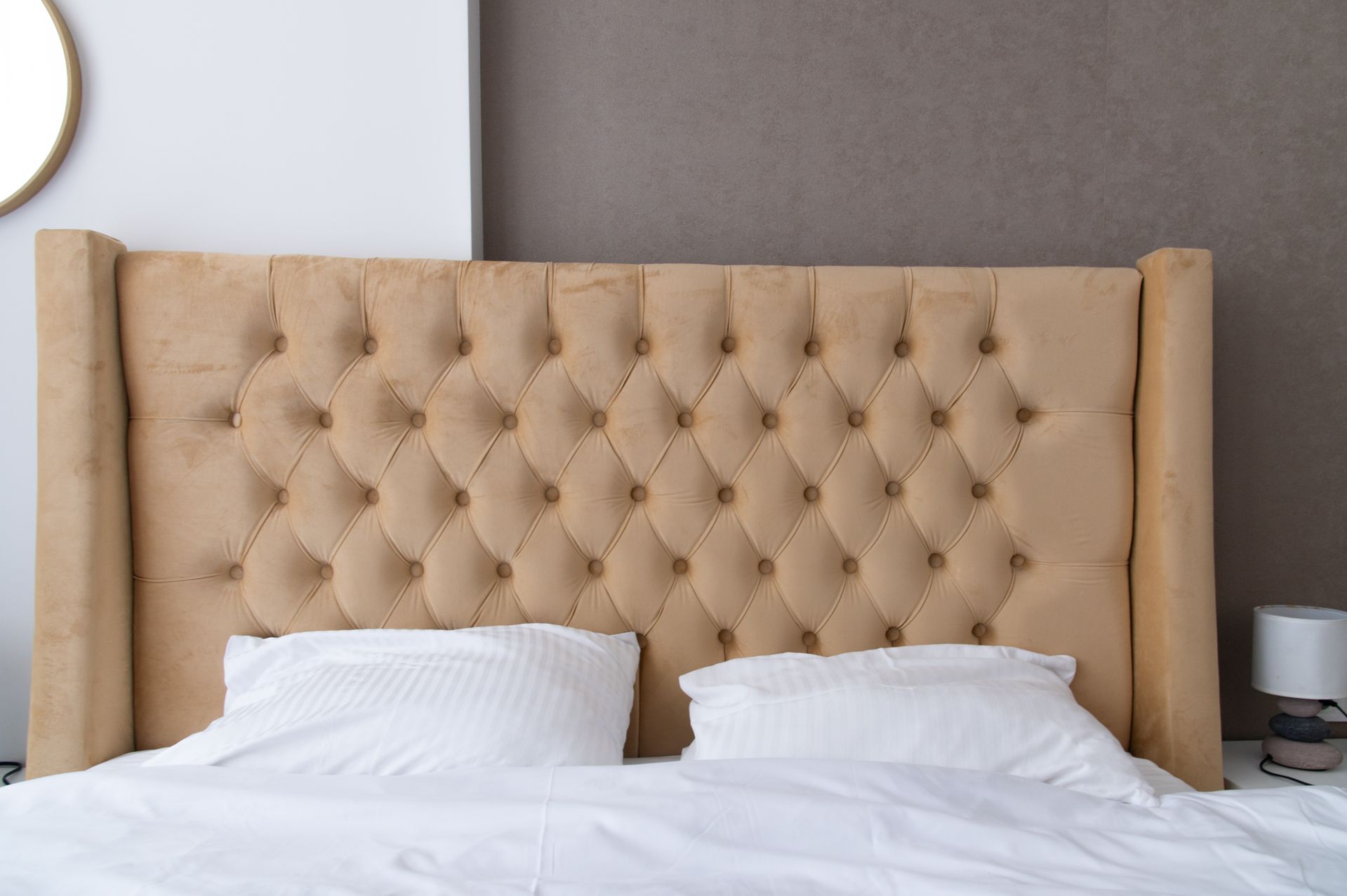 Tete de lit capitonnée cuir avec une remise de -78% chez Usinedeco.com