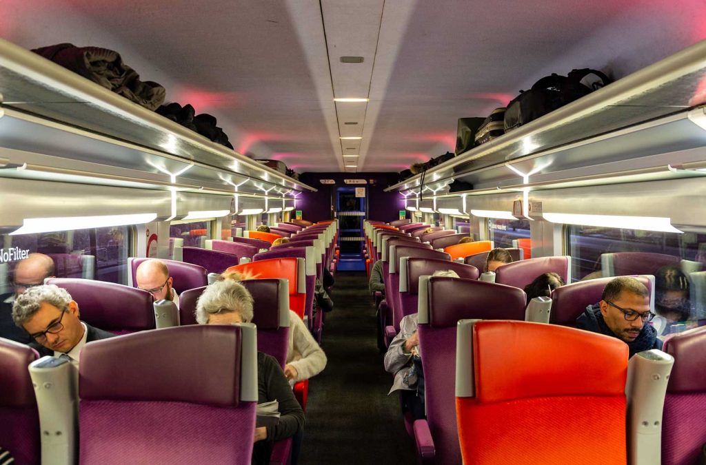 découvrez quelles destinations européennes vous pouvez rejoindre facilement en train de nuit. explorez des itinéraires, des conseils pratiques et les avantages du voyage nocturne à travers l'europe.